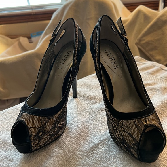 Guess Lace Heel with Tan - Picture 2 of 5